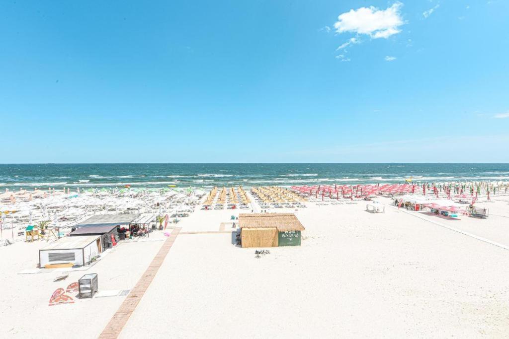 Beach Rooms Roberta Mamaia Ngoại thất bức ảnh