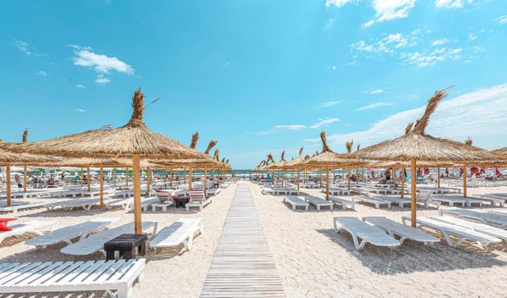 Beach Rooms Roberta Mamaia Ngoại thất bức ảnh