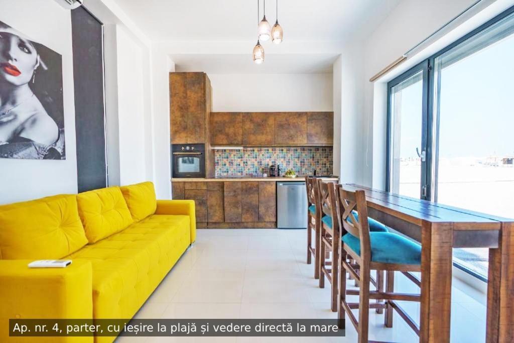 Beach Rooms Roberta Mamaia Ngoại thất bức ảnh