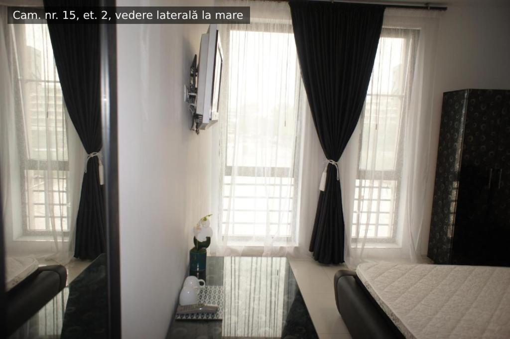 Beach Rooms Roberta Mamaia Ngoại thất bức ảnh