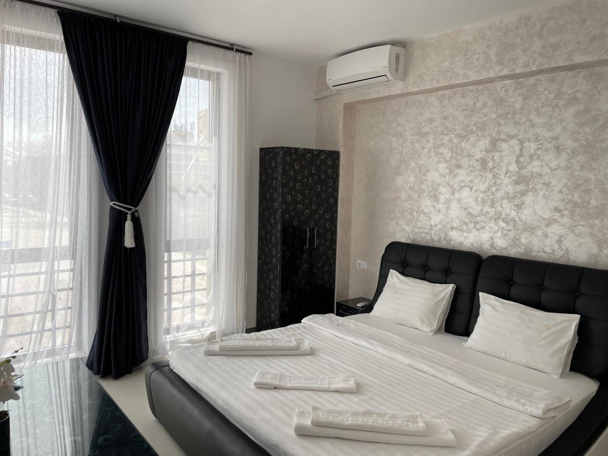 Beach Rooms Roberta Mamaia Ngoại thất bức ảnh